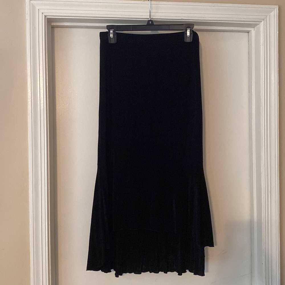 EUC C.L.O.T.H.E.S. Pull On Stretchy “A”Line High Low Skirt